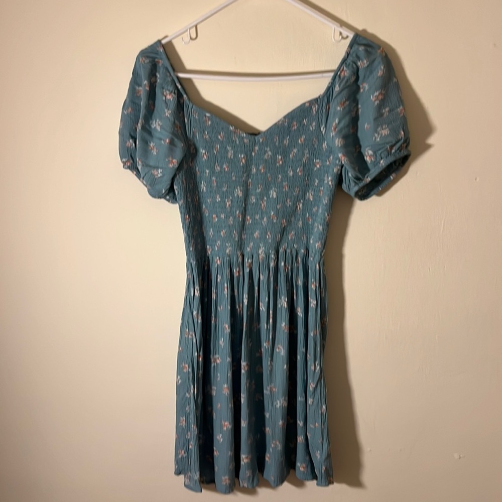 American Eagle Blue Floral Dress with Sweetheart Neckline and Puffy Sleeves